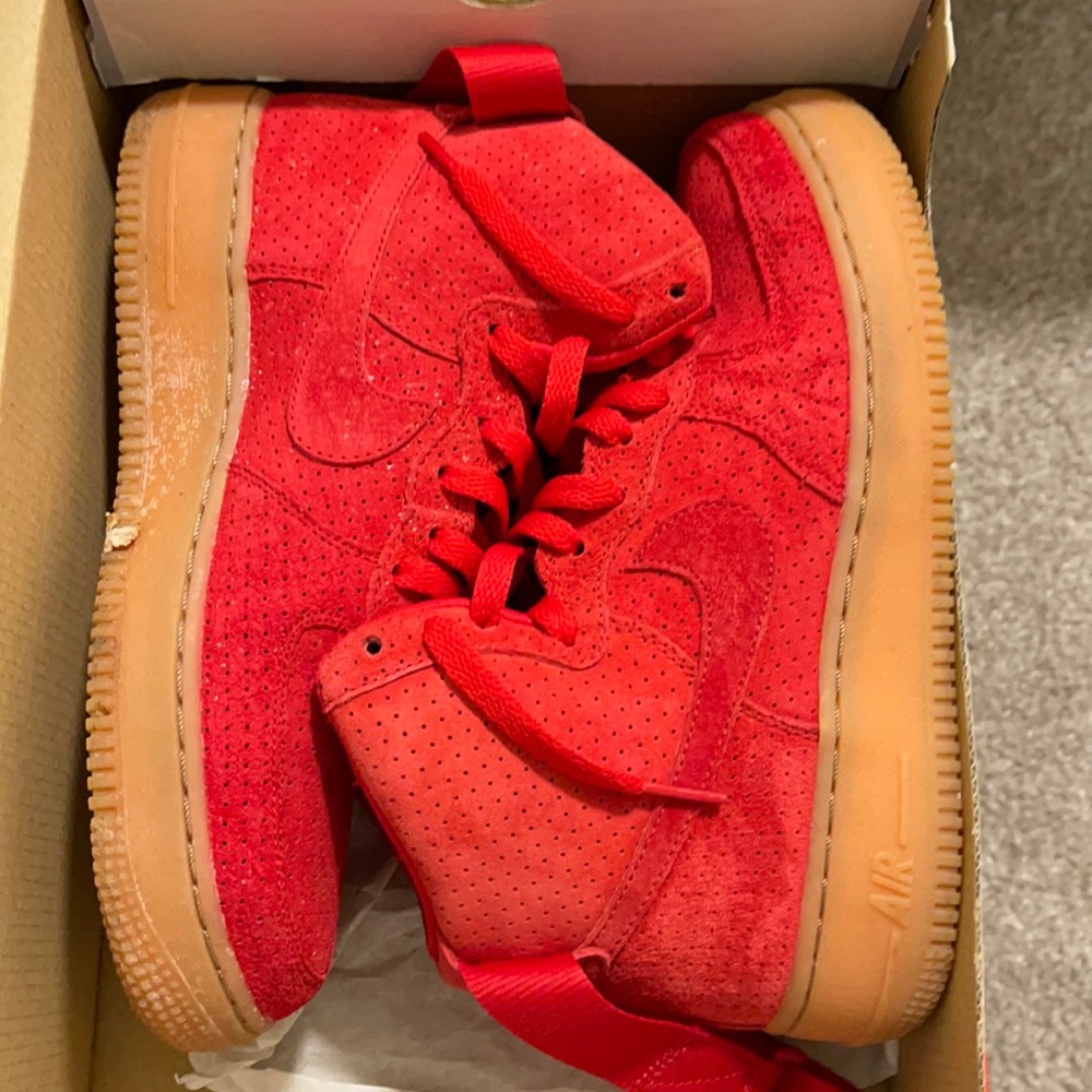Women size 7.5 air forces